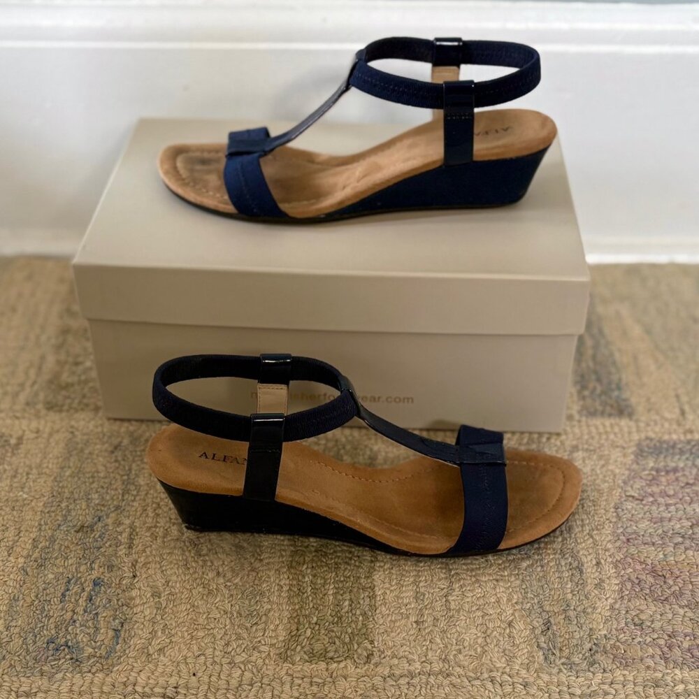 Alfani Women's Blue Step N Flex Voyage Wedge Sandal in Size 7